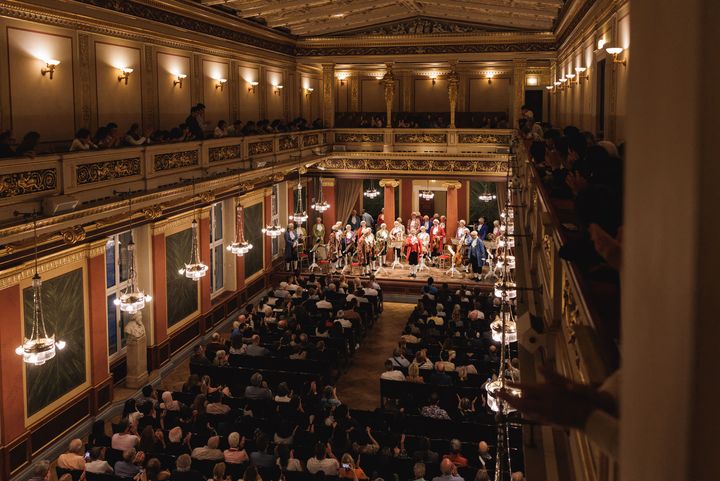 Wiener Mozart Konzert – Wiener Mozart Orchester in period costume